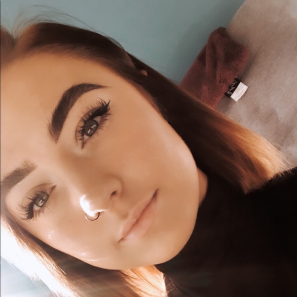 Meet your Posher, Chloe - Picture 1 of 1